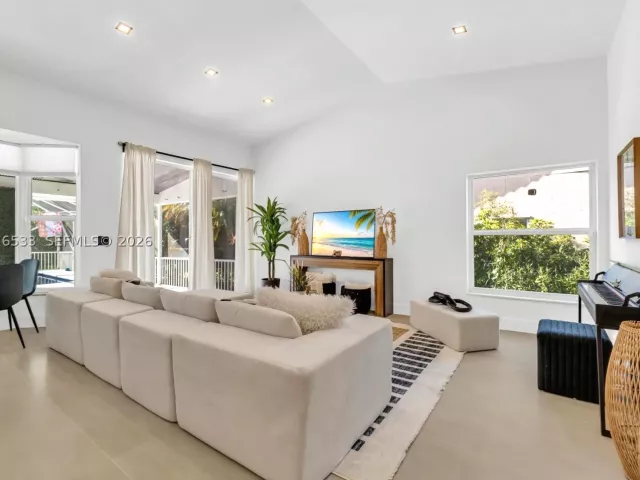 Продажа дома по адресу 11834 Island Lakes Ln - фото 9379709