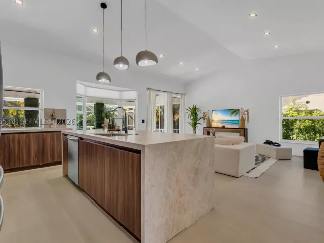 Продажа дома по адресу 11834 Island Lakes Ln - фото 9379692