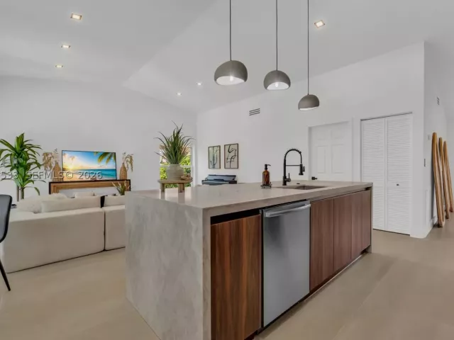 Продажа дома по адресу 11834 Island Lakes Ln - фото 9379695