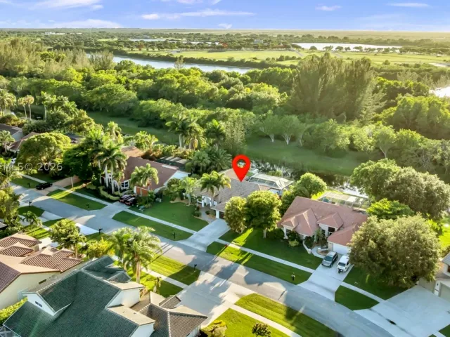 Продажа дома по адресу 11834 Island Lakes Ln - фото 9379757