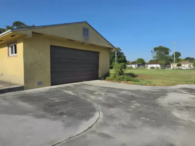 Продажа дома по адресу 8150 NW 13th Ct - фото 9380604