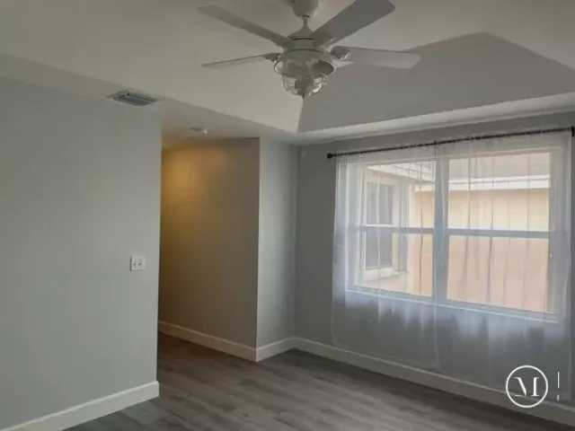 Дом в аренду по адресу 4151 EASTRIDGE Circle - фото 9377838