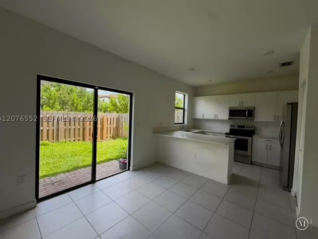 Продажа дома по адресу 519 NE 208th Ter - фото 9380573