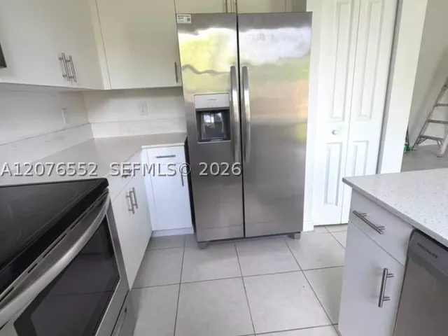 Продажа дома по адресу 519 NE 208th Ter - фото 9380576