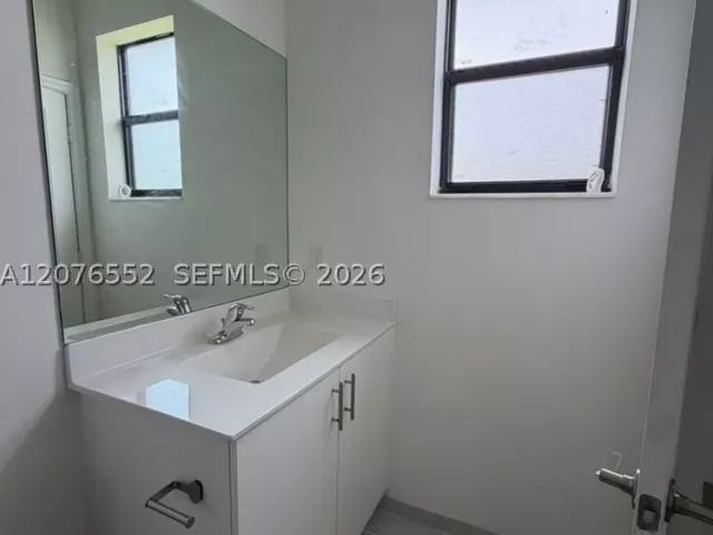 Продажа дома по адресу 519 NE 208th Ter - фото 9380579