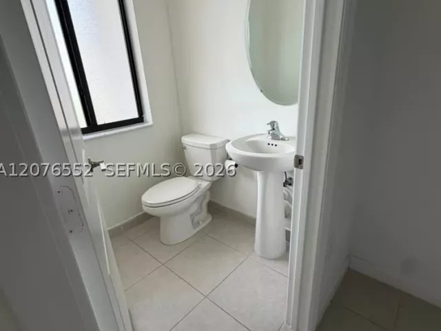 Продажа дома по адресу 519 NE 208th Ter - фото 9380564