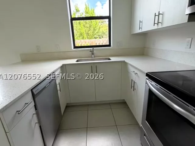 Продажа дома по адресу 519 NE 208th Ter - фото 9380566