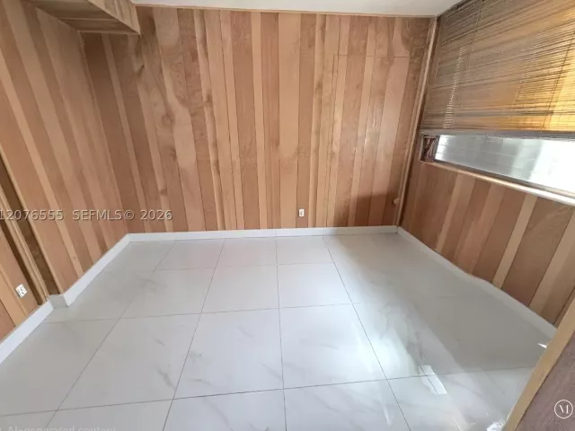 Продажа дома по адресу 3320 NW 20th St - фото 9383232