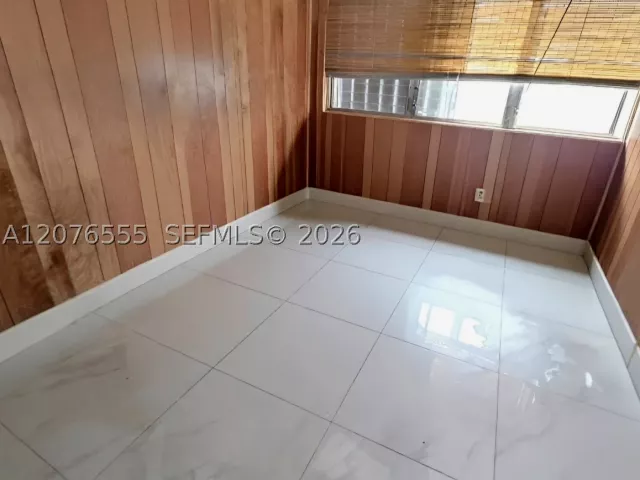 Продажа дома по адресу 3320 NW 20th St - фото 9383233