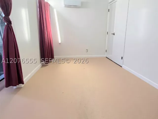 Продажа дома по адресу 3320 NW 20th St - фото 9383234