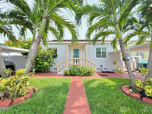 Продажа дома по адресу 3320 NW 20th St - фото 9383220