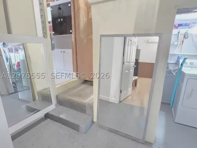 Продажа дома по адресу 3320 NW 20th St - фото 9383240