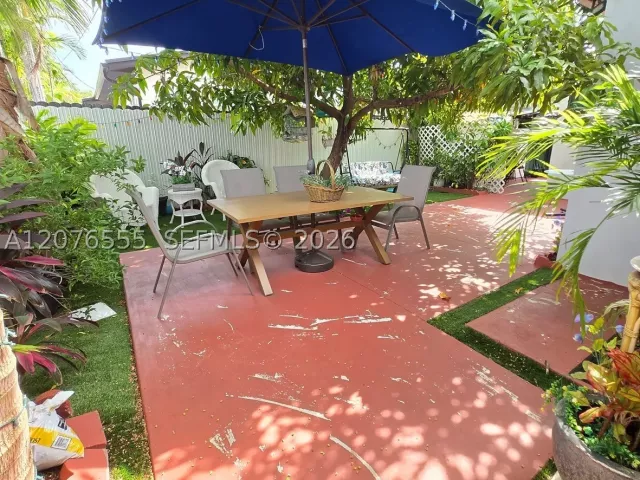 Продажа дома по адресу 3320 NW 20th St - фото 9383243