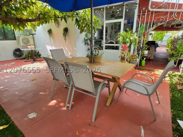 Продажа дома по адресу 3320 NW 20th St - фото 9383245