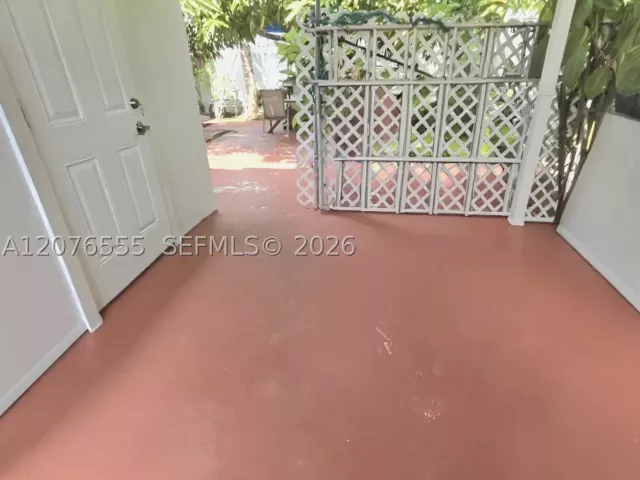 Продажа дома по адресу 3320 NW 20th St - фото 9383247