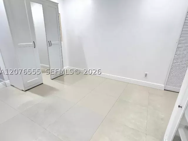 Продажа дома по адресу 3320 NW 20th St - фото 9383248