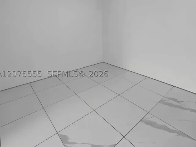 Продажа дома по адресу 3320 NW 20th St - фото 9383254