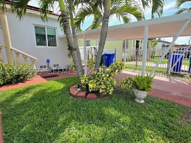 Продажа дома по адресу 3320 NW 20th St - фото 9383222