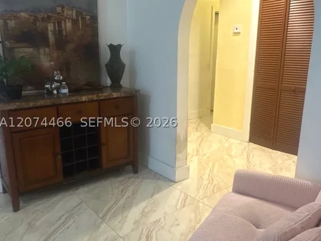 Продажа дома по адресу 3351 NW 20th St - фото 9383811