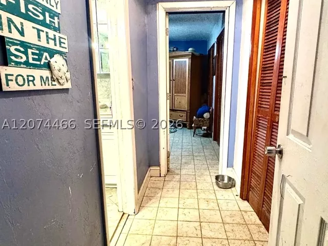 Продажа дома по адресу 3351 NW 20th St - фото 9383813