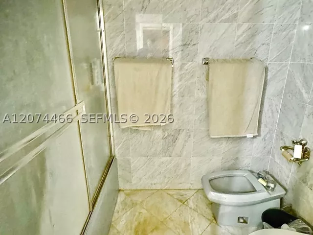 Продажа дома по адресу 3351 NW 20th St - фото 9383816