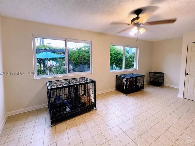 Продажа дома по адресу 3351 NW 20th St - фото 9383822