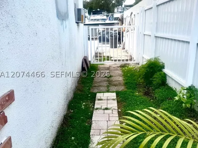 Продажа дома по адресу 3351 NW 20th St - фото 9383830
