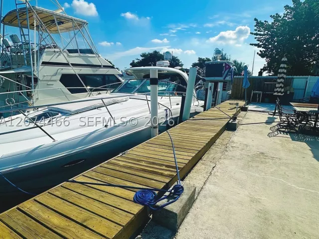 Продажа дома по адресу 3351 NW 20th St - фото 9383832