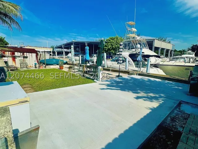 Продажа дома по адресу 3351 NW 20th St - фото 9383835