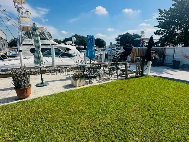 Продажа дома по адресу 3351 NW 20th St - фото 9383836