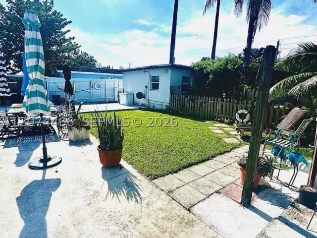 Продажа дома по адресу 3351 NW 20th St - фото 9383838