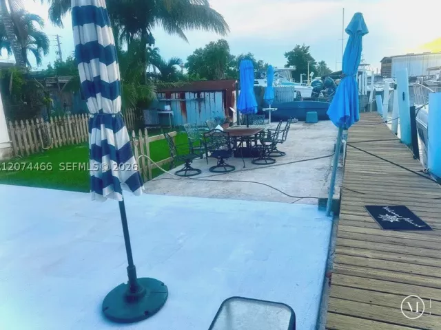 Продажа дома по адресу 3351 NW 20th St - фото 9383839