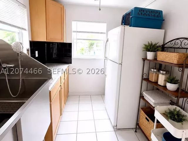 Продажа дома по адресу 3351 NW 20th St - фото 9383845