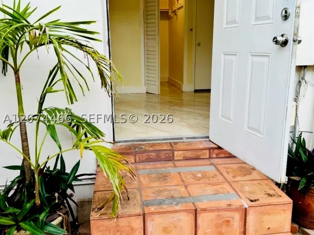 Продажа дома по адресу 3351 NW 20th St - фото 9383847