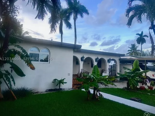 Продажа дома по адресу 3351 NW 20th St - фото 9383804