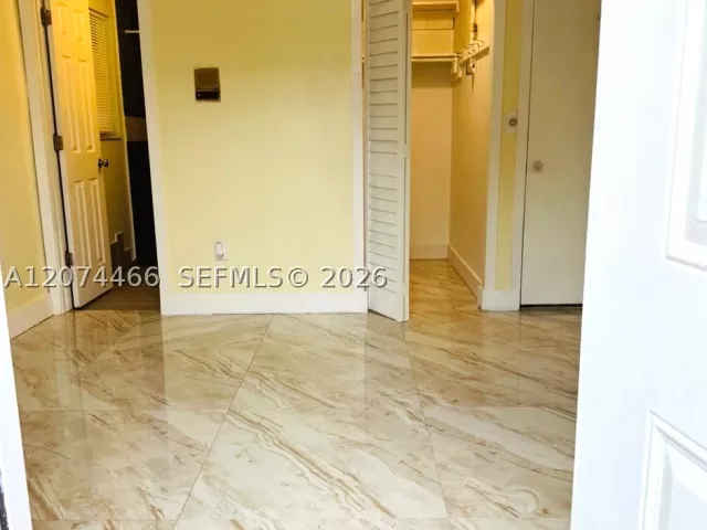 Продажа дома по адресу 3351 NW 20th St - фото 9383849