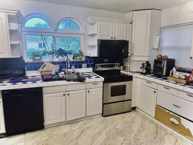 Продажа дома по адресу 3351 NW 20th St - фото 9383853