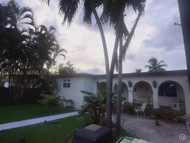 Продажа дома по адресу 3351 NW 20th St - фото 9383856