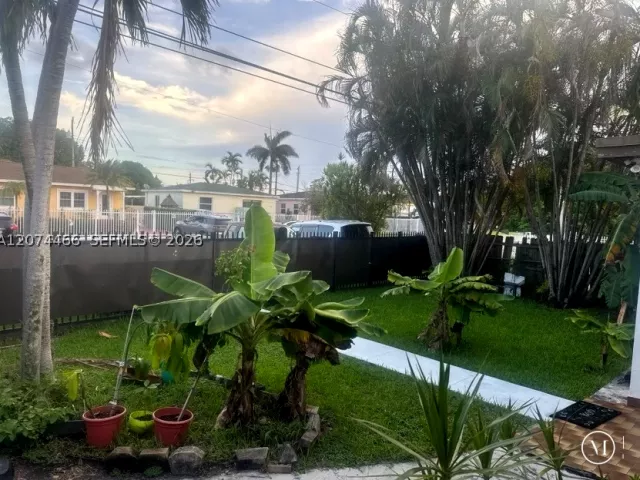 Продажа дома по адресу 3351 NW 20th St - фото 9383857