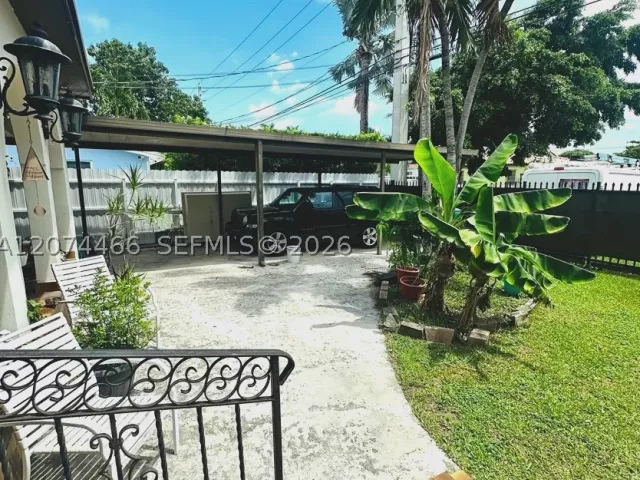 Продажа дома по адресу 3351 NW 20th St - фото 9383858