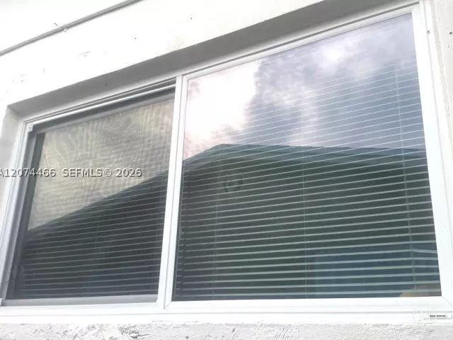 Продажа дома по адресу 3351 NW 20th St - фото 9383861