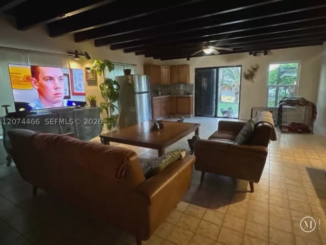 Продажа дома по адресу 3351 NW 20th St - фото 9383807