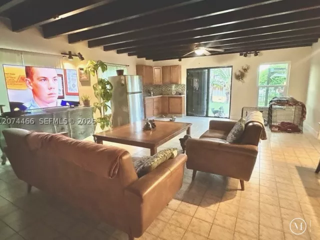 Продажа дома по адресу 3351 NW 20th St - фото 9383808