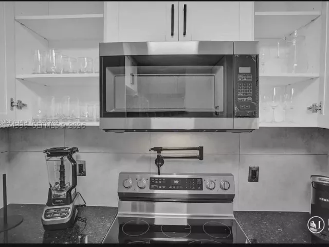 Продажа дома по адресу 302 NW 9th St - фото 9387642