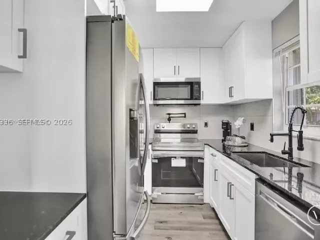 Продажа дома по адресу 302 NW 9th St - фото 9387646