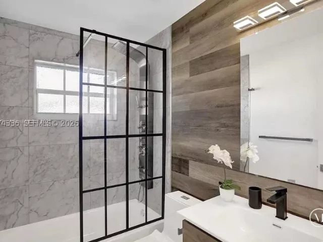 Продажа дома по адресу 302 NW 9th St - фото 9387652