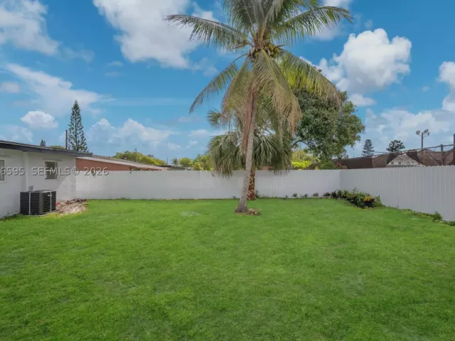 Продажа дома по адресу 2572 NW 20th St - фото 9377662