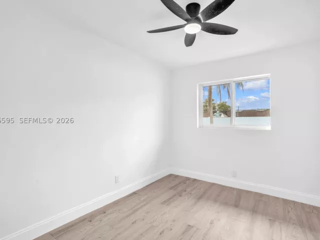 Продажа дома по адресу 2572 NW 20th St - фото 9377670