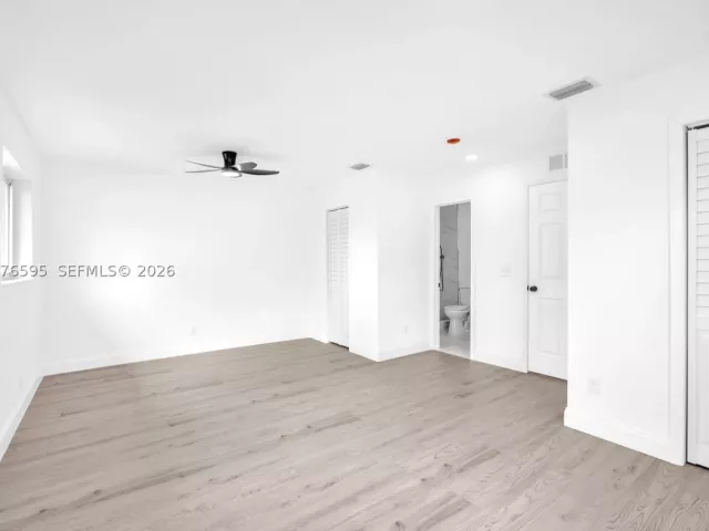Продажа дома по адресу 2572 NW 20th St - фото 9377673
