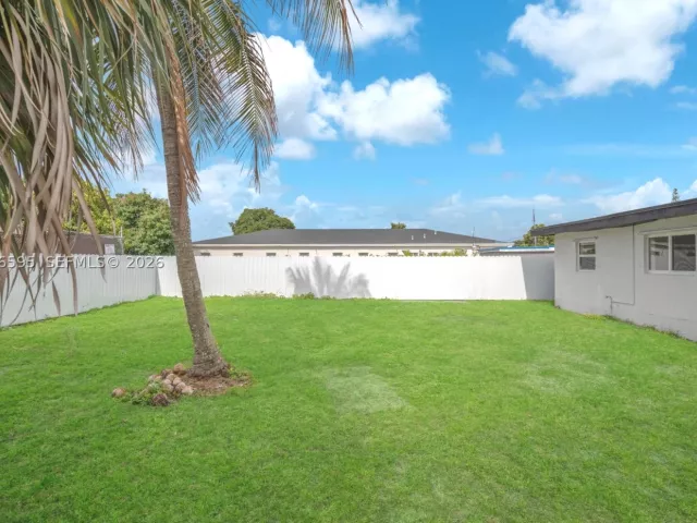 Продажа дома по адресу 2572 NW 20th St - фото 9377677